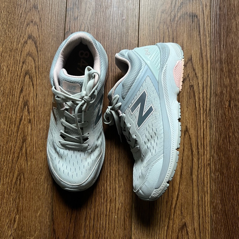 New Balance Women's Gray and Pink Sneakers